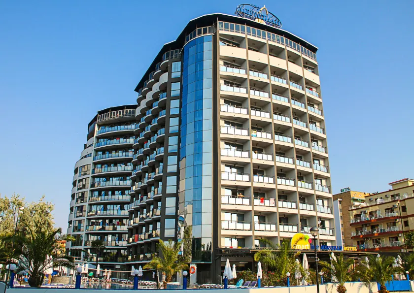 Smartline Meridian Hotel - Image 1