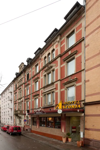 Hotel Astoria - Image 1