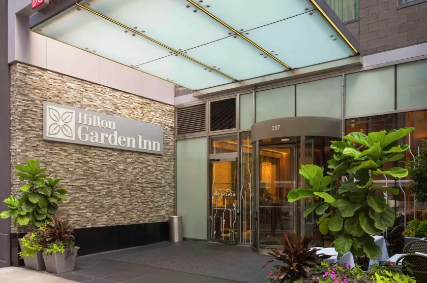 Hilton Garden Inn New York/Central Park South-Midtown West - Image 1