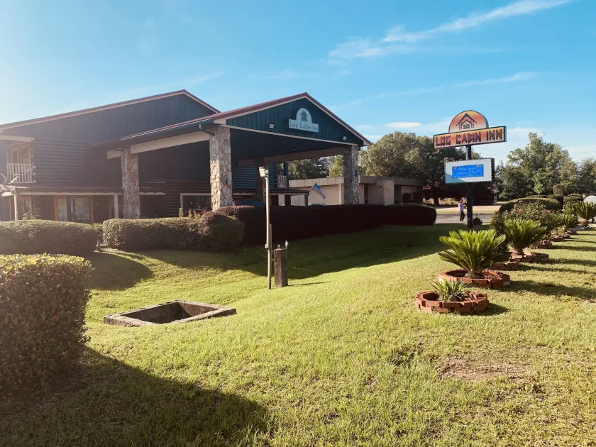 Log Cabin Inn - Image 1