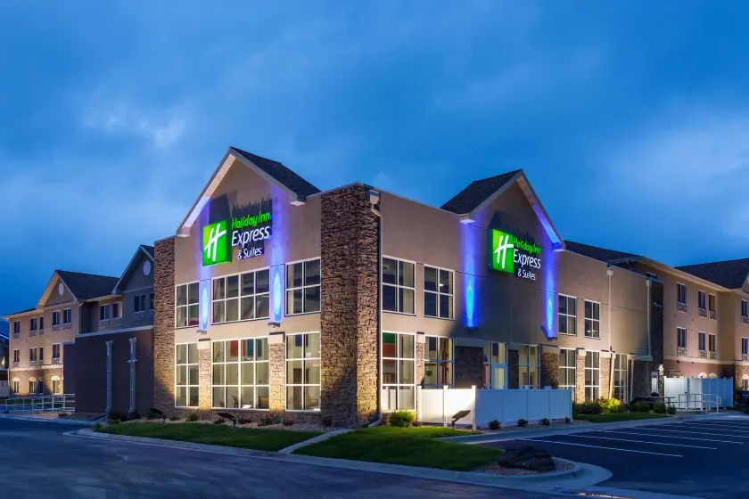 Holiday Inn Express & Suites Rapid City by IHG - Image 1