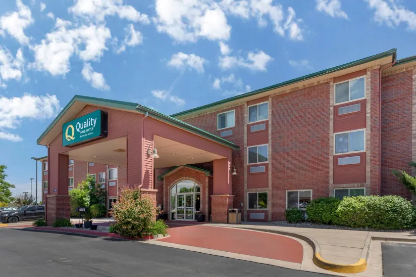 Quality Inn & Suites Wellington - Fort Collins - Image 1
