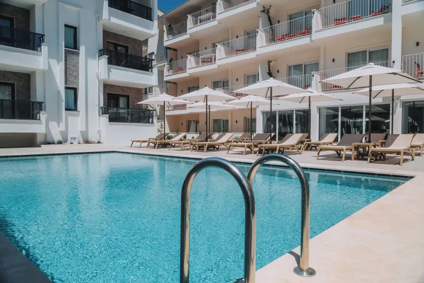 Diplomat Suites - Image 1