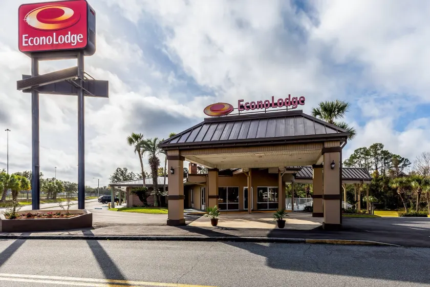 Econo Lodge Lake City-North - Image 1