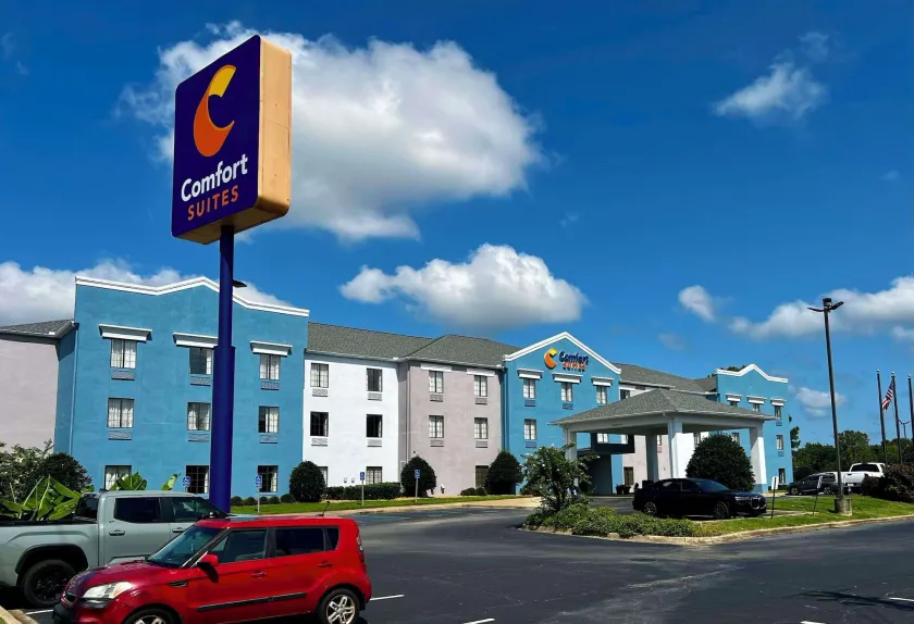 Comfort Suites Gadsden Attalla - Image 1