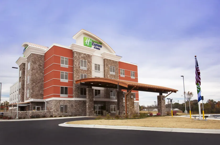 Holiday Inn Express Hotel & Suites Hot Springs by IHG - Image 1