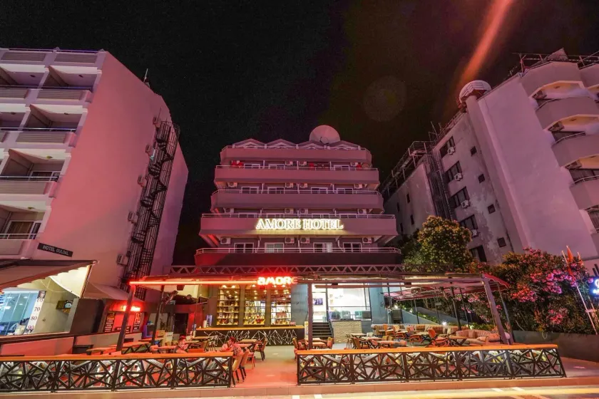 Hotel Amore - Image 1