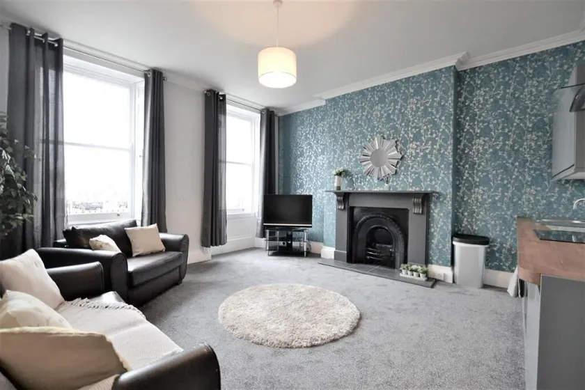 Central Serviced Apartments - Image 1