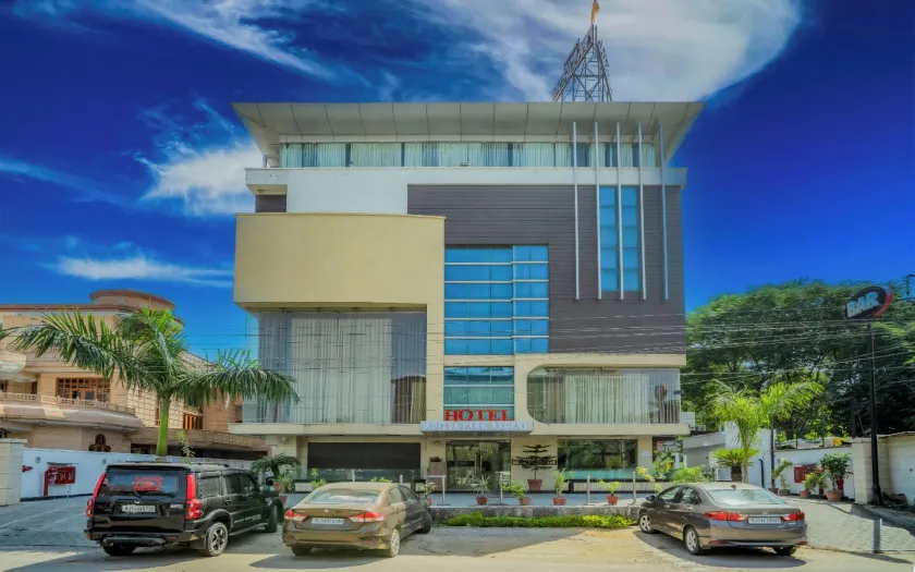 Hotel Aditya Park Regent - Image 1