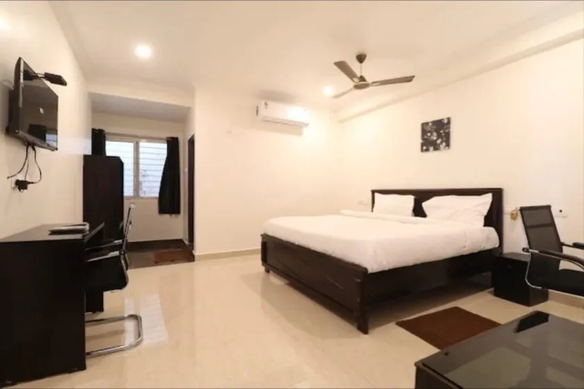 Hotel MN Stays - Image 1
