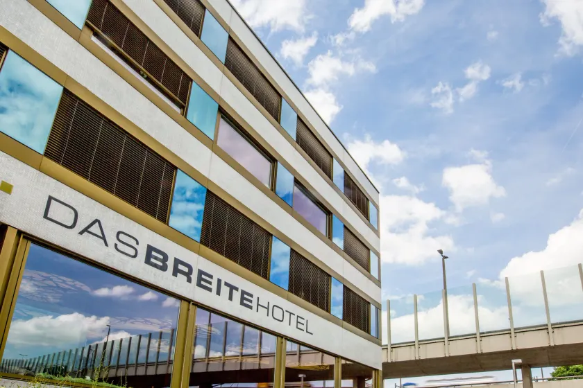 Dasbreitehotel am Rhein - Image 1