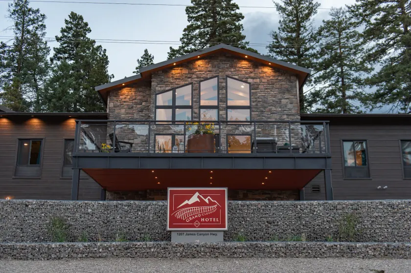 Grand Cloudcroft Hotel - Image 1