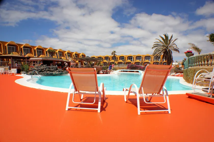 Aparthotel la Piramide - Image 1