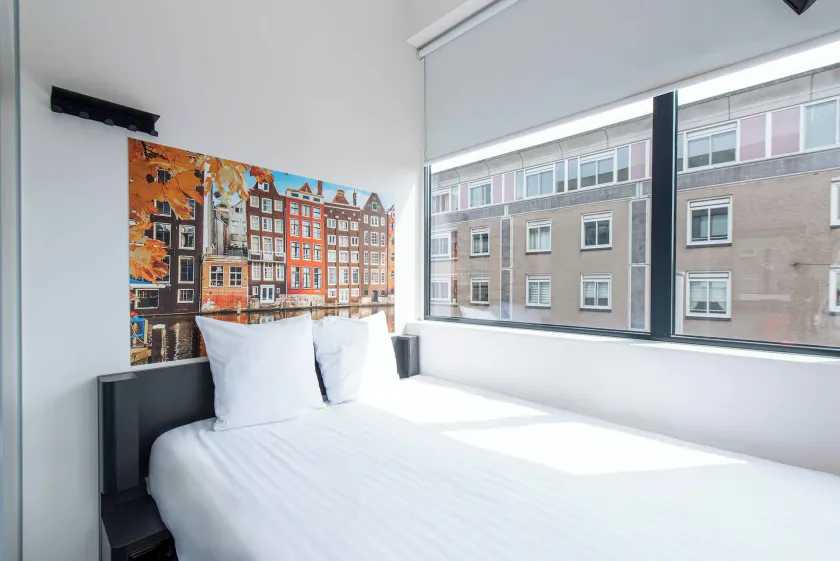easyHotel Amsterdam City Centre South - Image 1
