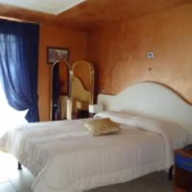 Tea Palace Hotel - Image 1