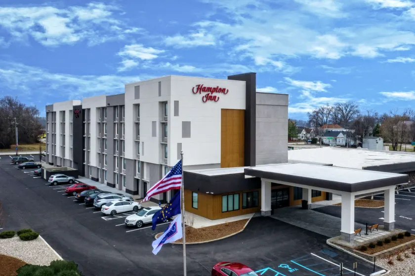 Hampton Inn New Albany Louisville West - Image 1