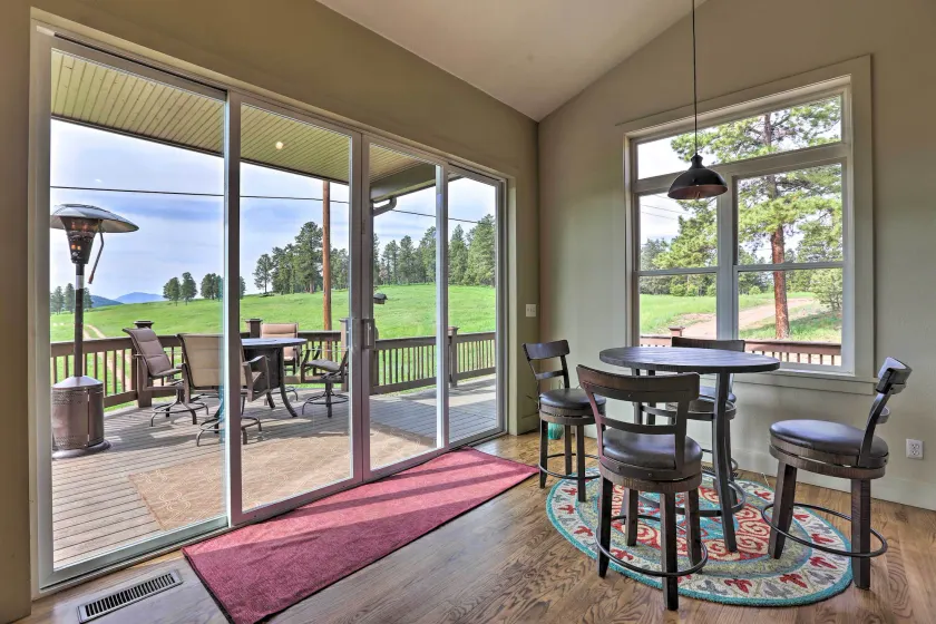 On-Site Hiking Access: Mtn-View Conifer Cabin - Innvendig