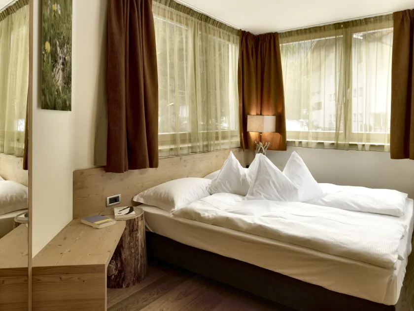 Color Home Suite Apartments - Image 1