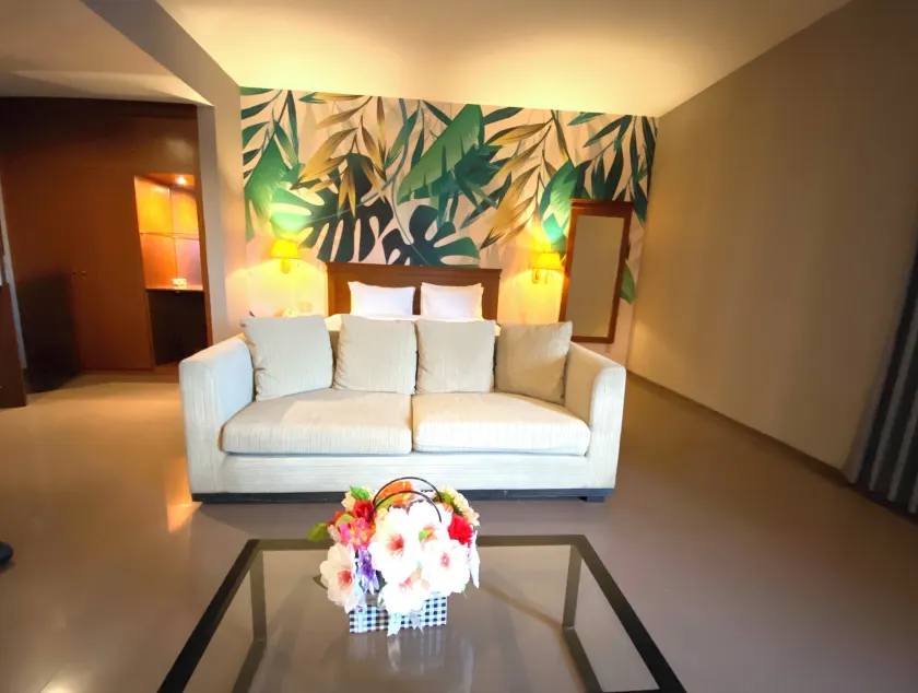 Hotel Golden Season - Image 1