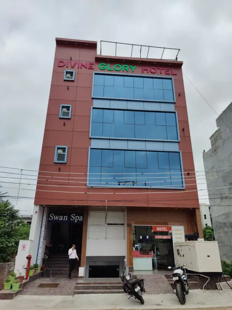 Divine Glory Hotel - Image 1