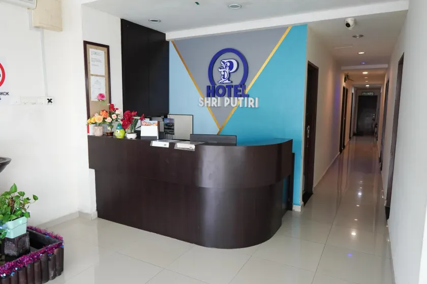 Hotel Shri Putiri - Reception