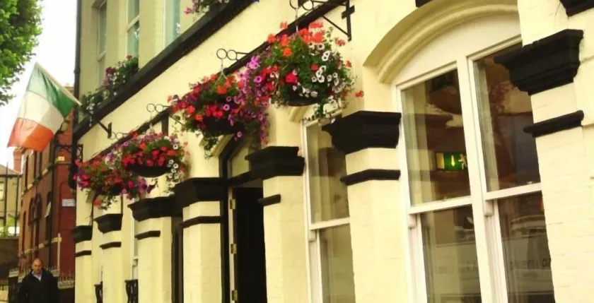 Phoenix Park Hotel - Image 1