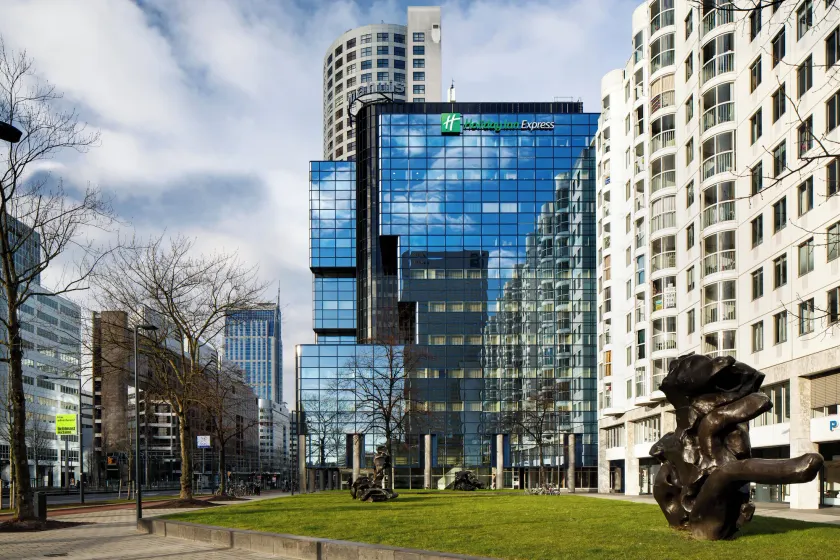 Holiday Inn Express Rotterdam - Central Station by IHG - Image 1