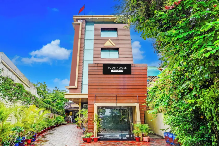 Townhouse Madan Mahal Railway Junction Formerly Annpurna Inn - Image 1