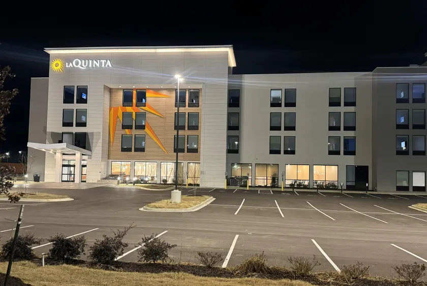 La Quinta Inn & Suites by Wyndham Jackson - Image 1