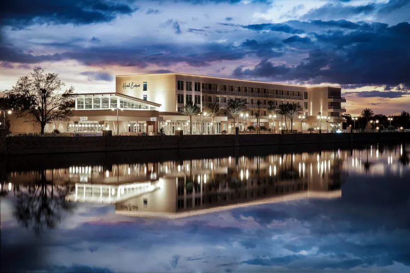 Hotel Eastport - Image 1