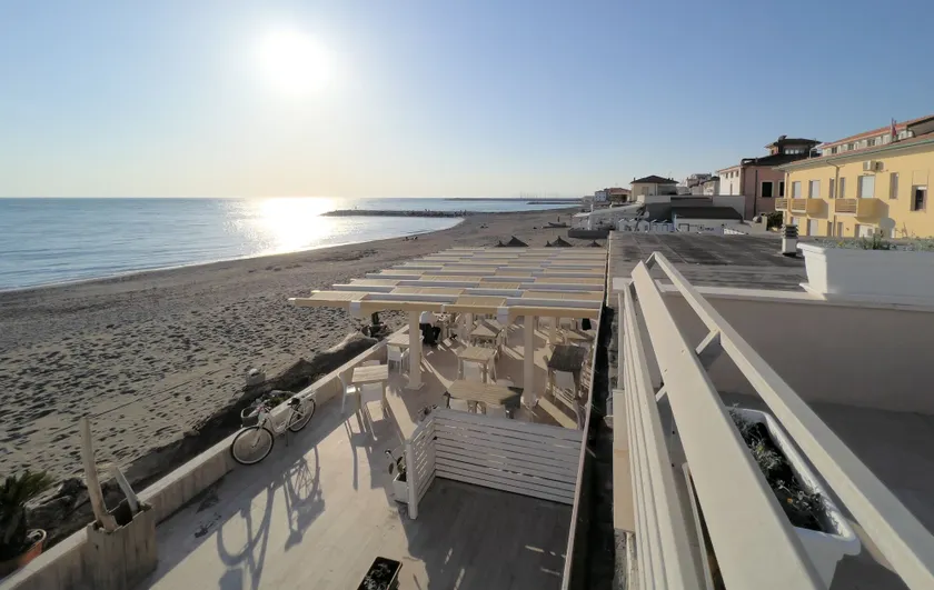 Hotel Cecina Beach - Image 1