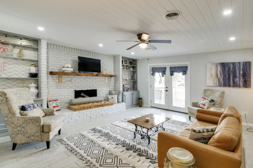 3 Mi to Saracen Landing! Family Getaway w/ Deck - Image 1