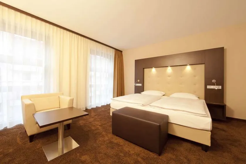 Heikotel - Hotel Am Stadtpark - Image 1