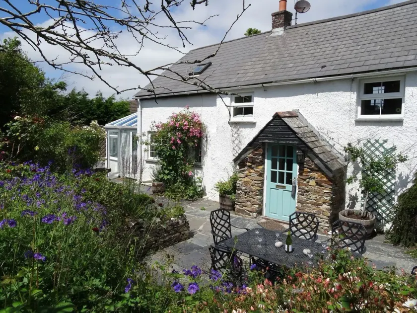 Mays Cottage - Image 1