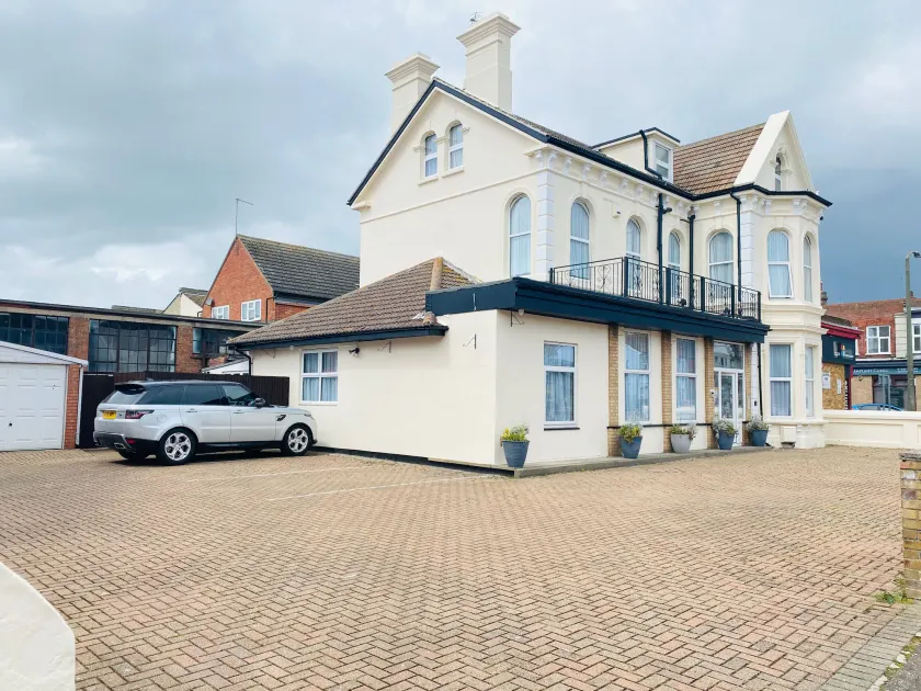 The Grosvenor - Image 1