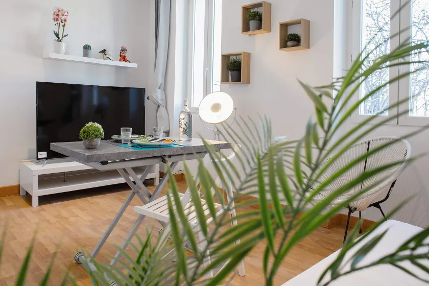 GregBnb - CLIMATISÉ - Studio 17m2 - Terrasse 100m2 - ΔΔΔ - Chambre