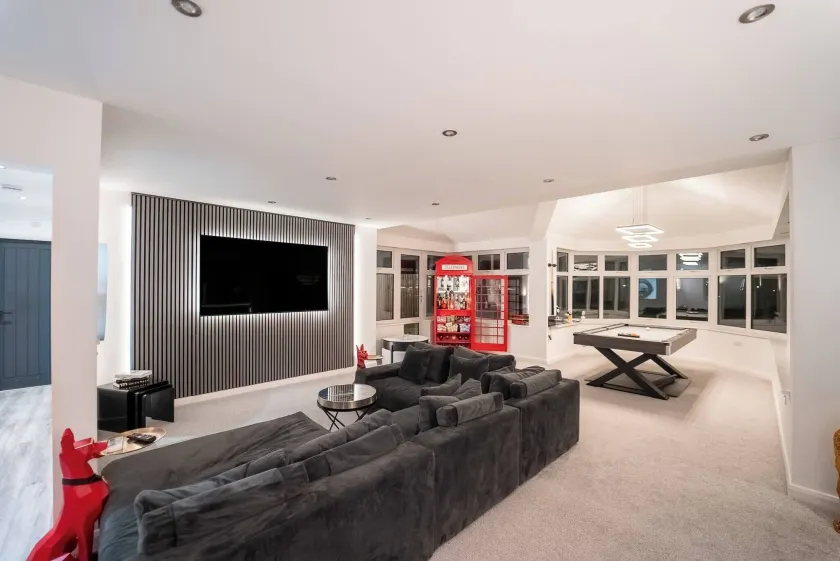 Luxury 3 bed Retreat with Hot tub - Image 1