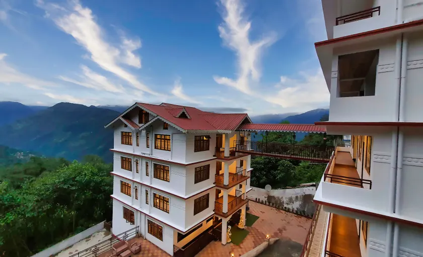 Voyage Dream Villa Retreat - Image 1