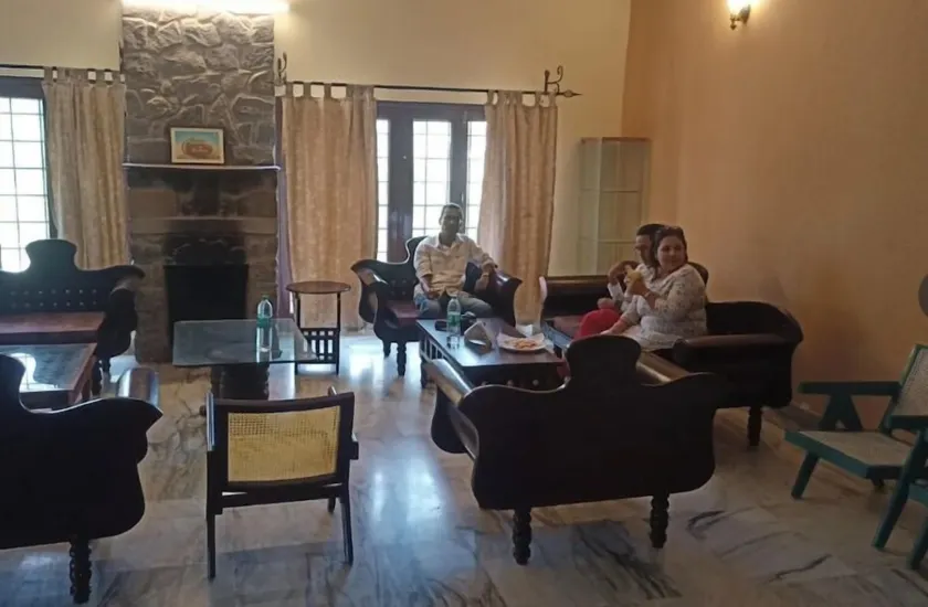 Anandmai Heritage Villa Mount Abu - Siddeområde i lobbyen
