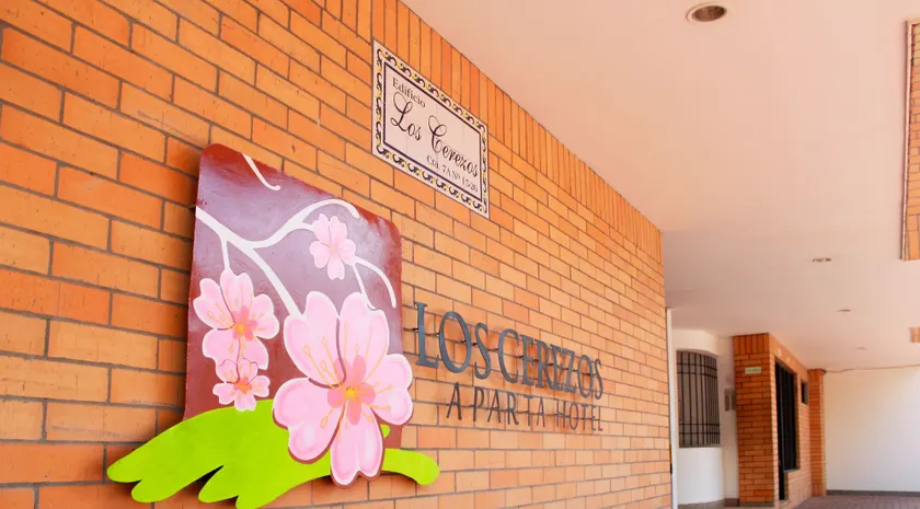Apartahotel Los Cerezos - Image 1
