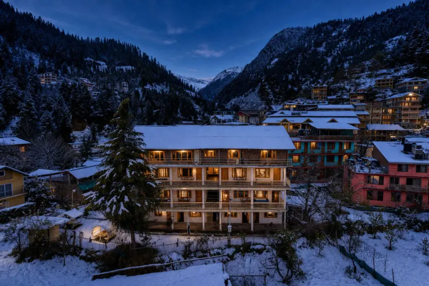 Beholden Stay & Cafe-Mountain View Boutique Stay in Old Manali - Image 1