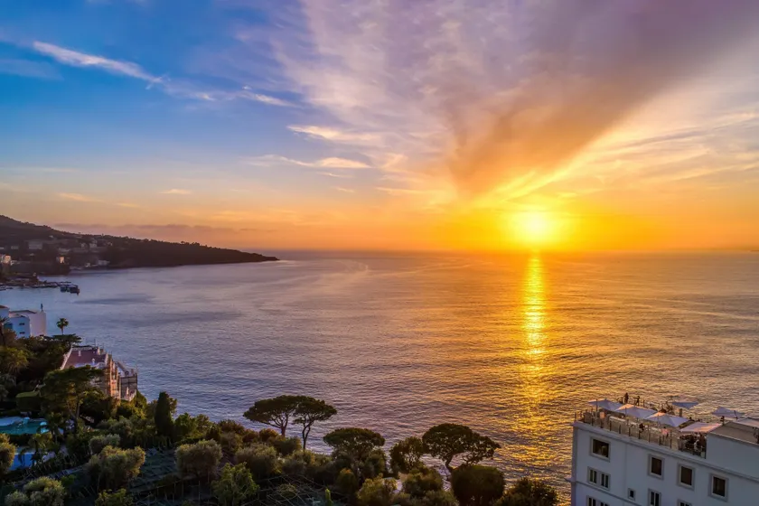 Hotel Mediterraneo Sorrento - Image 1