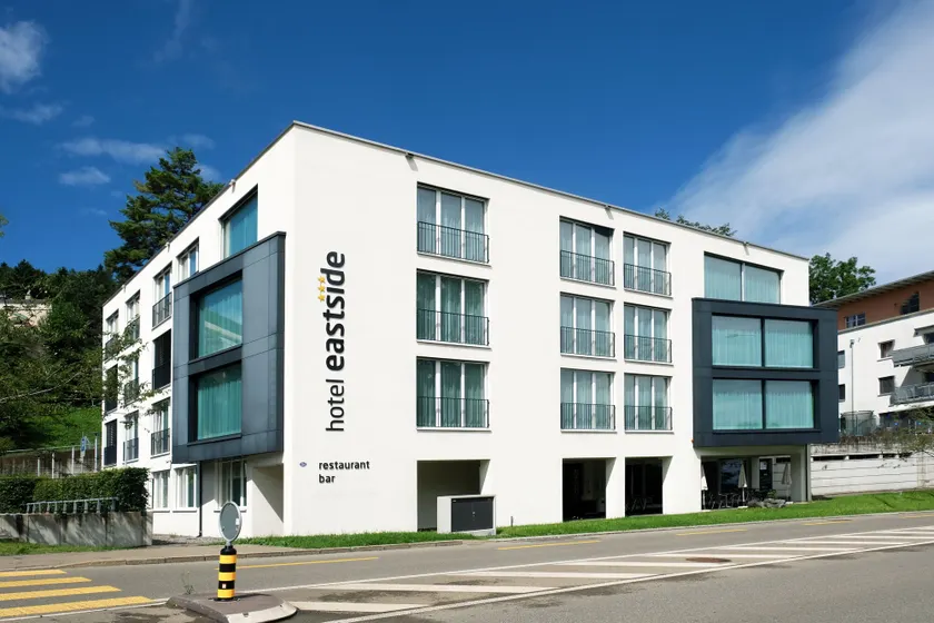 Hotel Eastside (free parking garage) - Image 1