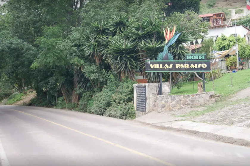 Hotel Villas Paraiso - Image 1
