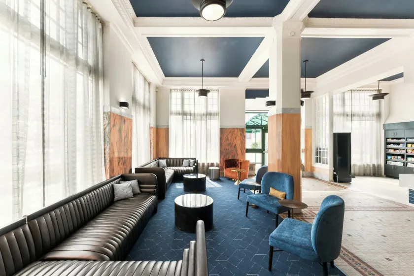 Courtyard by Marriott St. Petersburg Downtown - Image 1