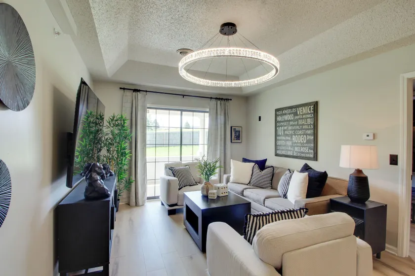 The Saint Hotel: Boutique Suite Near Overland Park - Image 1