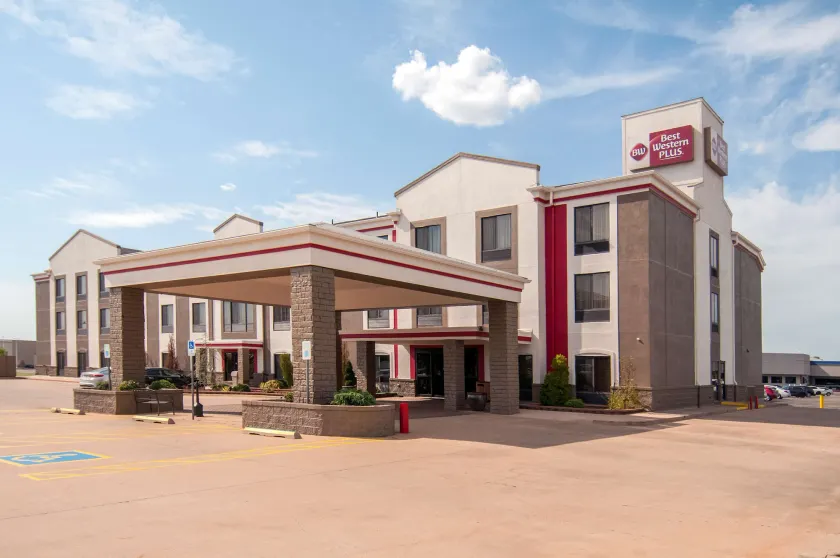Best Western PLUS Memorial Inn - Image 1