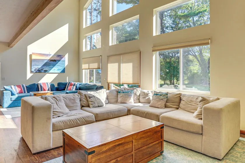 NOUVEAU! Large Home w / Hot Tub - Marchez jusqu'au lac Michigan! - Image 1