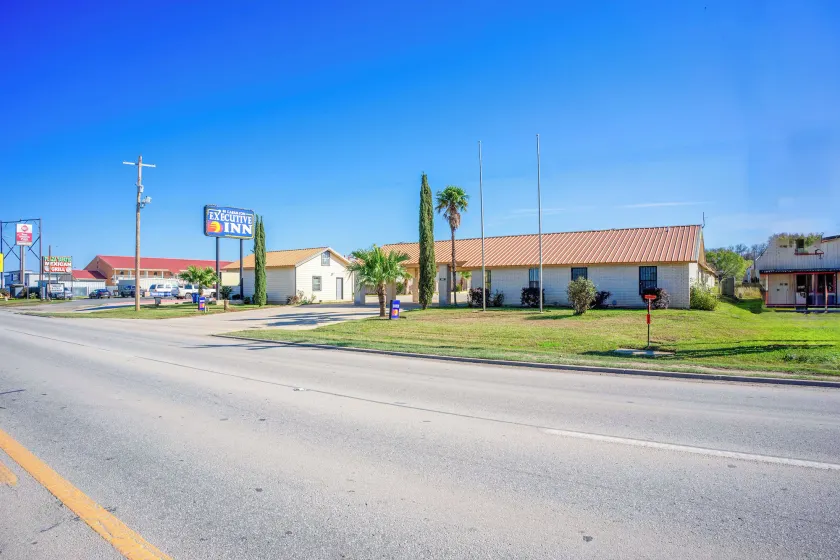 Pleasanton Executive Inn By OYO - Image 1
