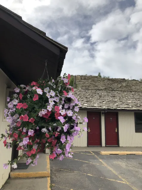 Country West Motel of Rock Springs - Image 1